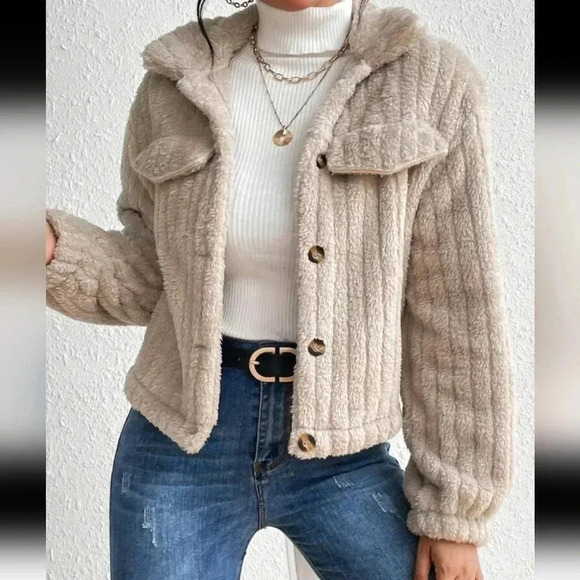 Flap Detail Fluffy Jacket - Picture 4 of 6